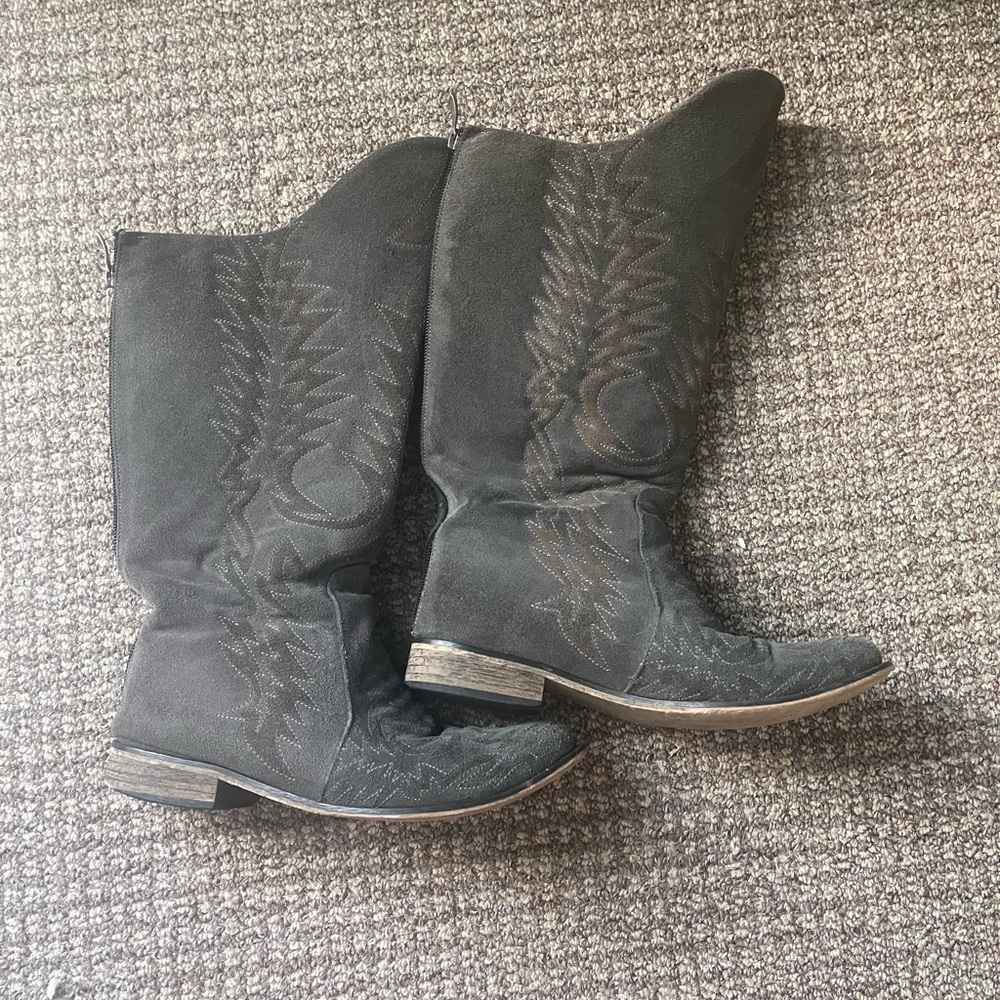 Custom Zeyzani Turkish suede grey boots with gold/tan laser embroidery